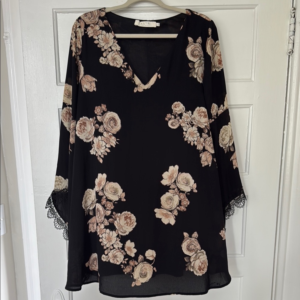 ASTR Black and Tan Boxy Tunic with Relaxed Fit